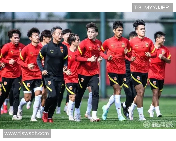 越南队与阿联酋队在23岁以下足球赛中激烈对决,谁能胜出成为焦点 越南队与阿联酋队在23岁以下足球赛中激烈对决,谁能胜出成为焦点