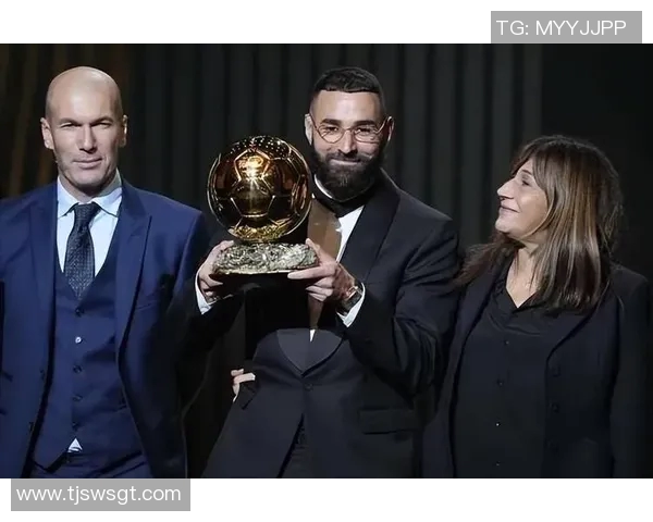 本泽马：从足坛巨星到传奇教练的华丽转身与未来展望