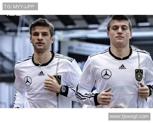 沙尔克04客场狂胜，弗赖堡难挡铁蓝战车的威势