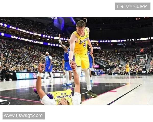 西部榜眼雷霆遭遇三连败，球迷质疑主帅战术