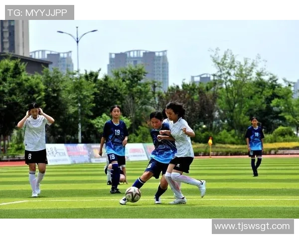 加克波的崛起与未来展望：从天赋少年到足球巨星的成长之路